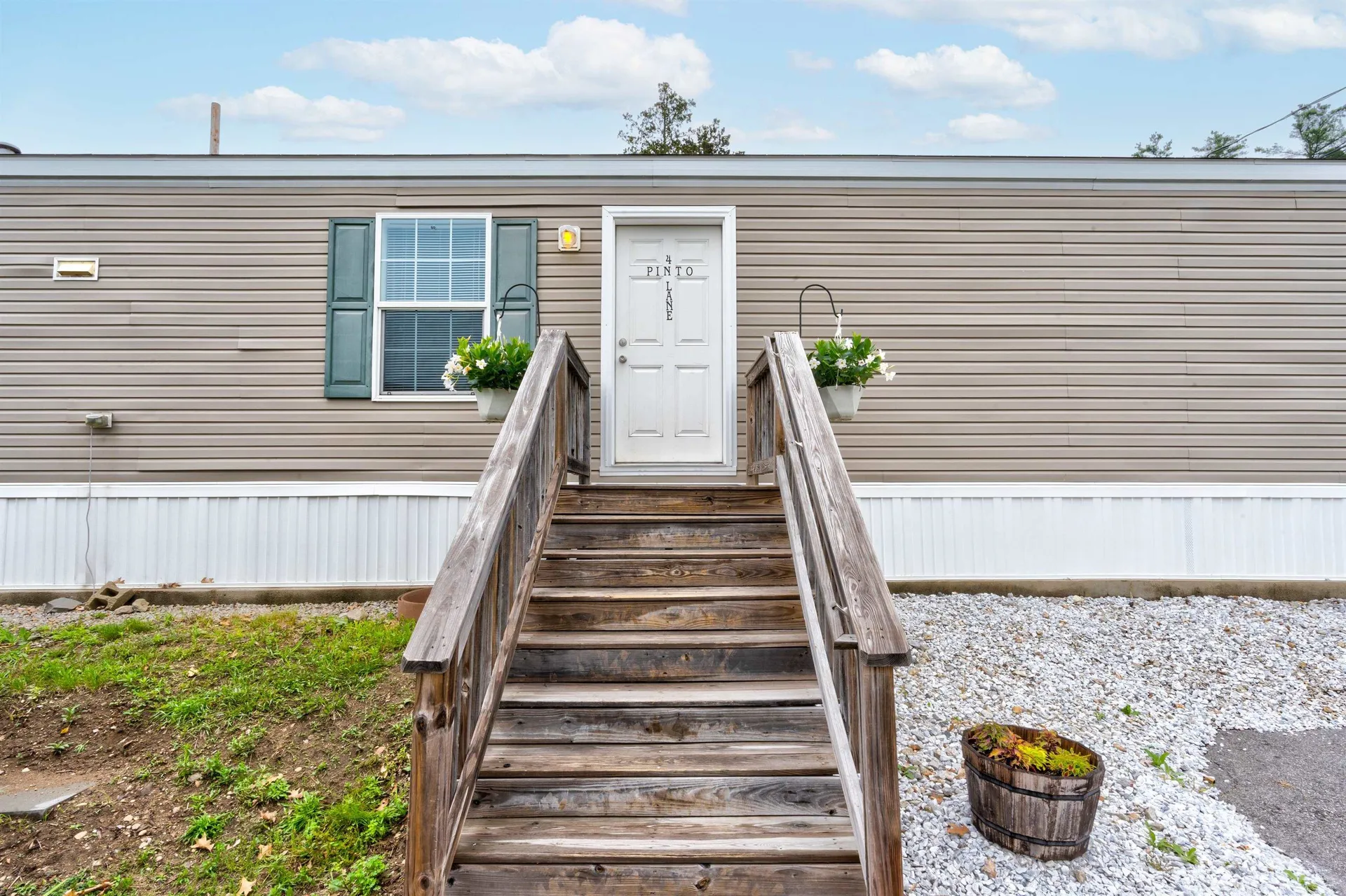 4 Pinto Lane Londonderry NH 03053