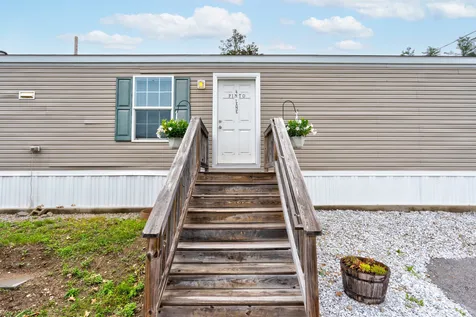 4 Pinto Lane Londonderry NH 03053