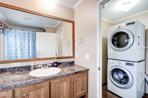 4 Pinto Lane Londonderry NH 03053