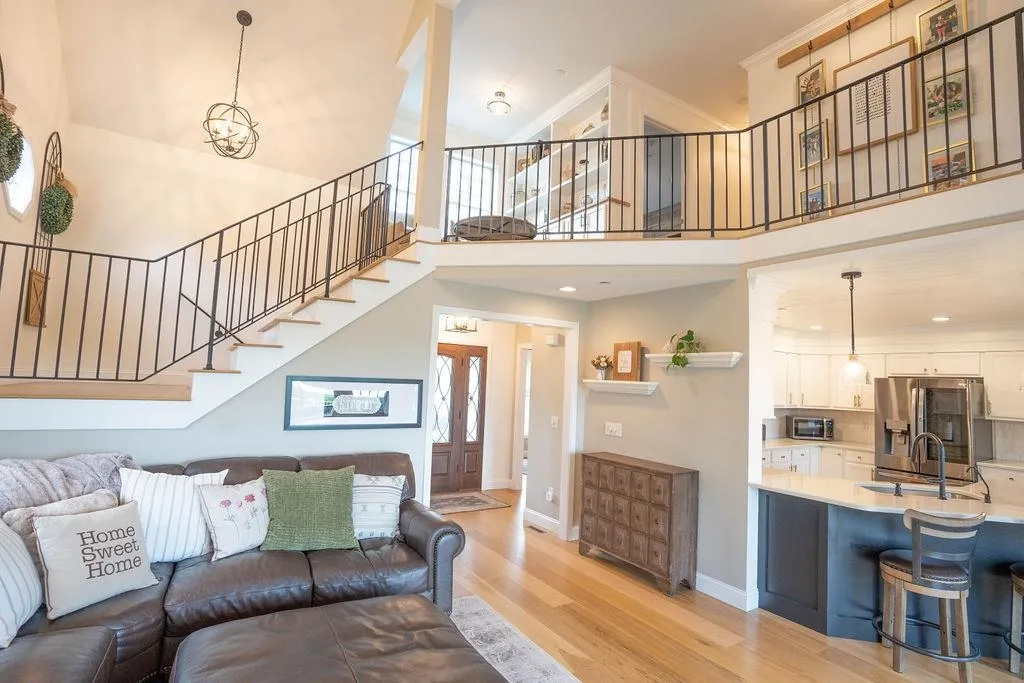 32 Hutchinson Lane New Boston NH 03070