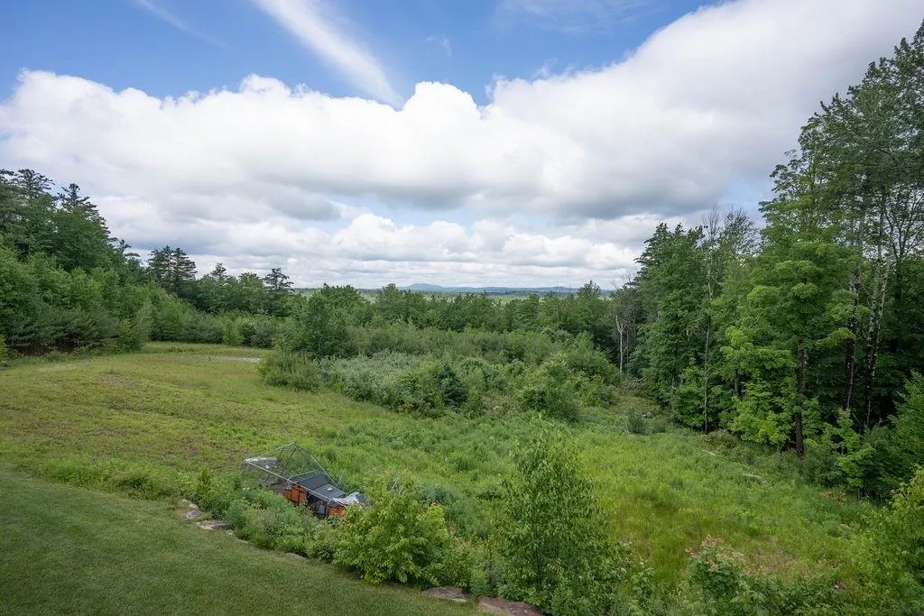 32 Hutchinson Lane New Boston NH 03070
