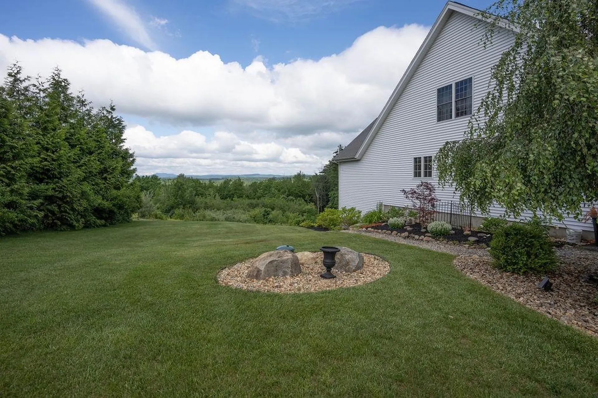 32 Hutchinson Lane New Boston NH 03070