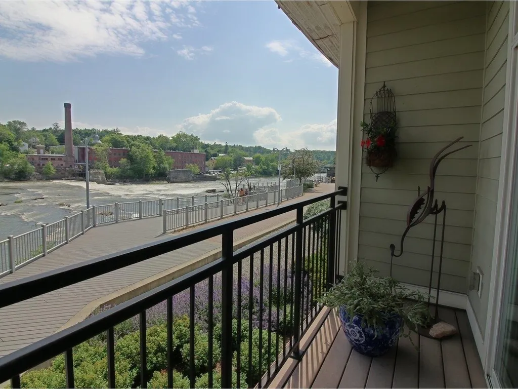 60 Winooski Falls Way Winooski VT 05404