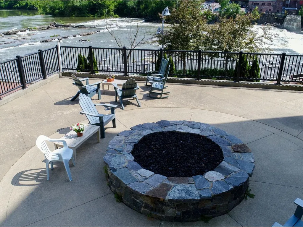 60 Winooski Falls Way Winooski VT 05404