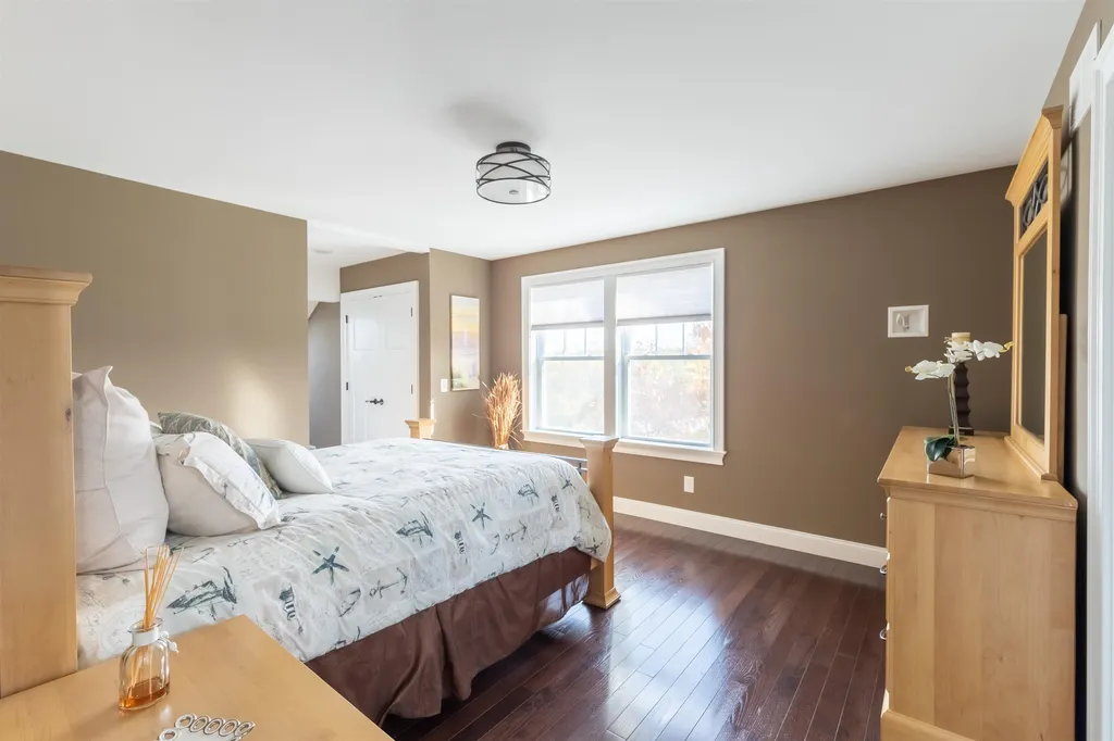 8 Van Etten Drive Greenland NH 03840