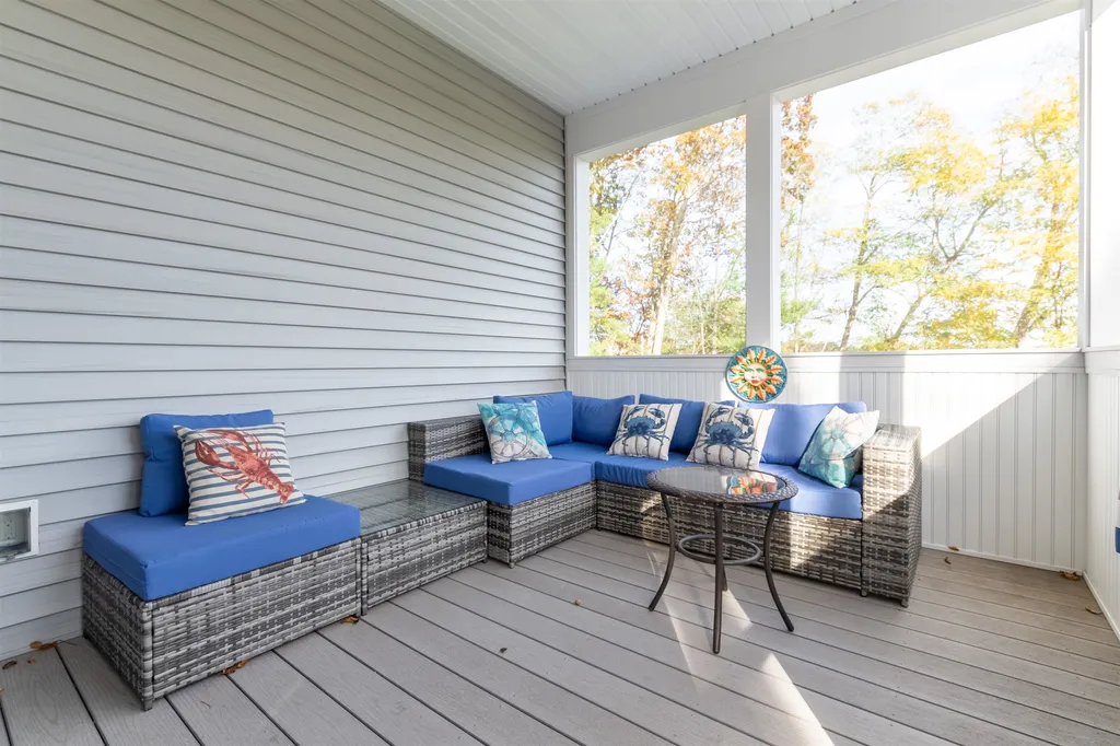 8 Van Etten Drive Greenland NH 03840