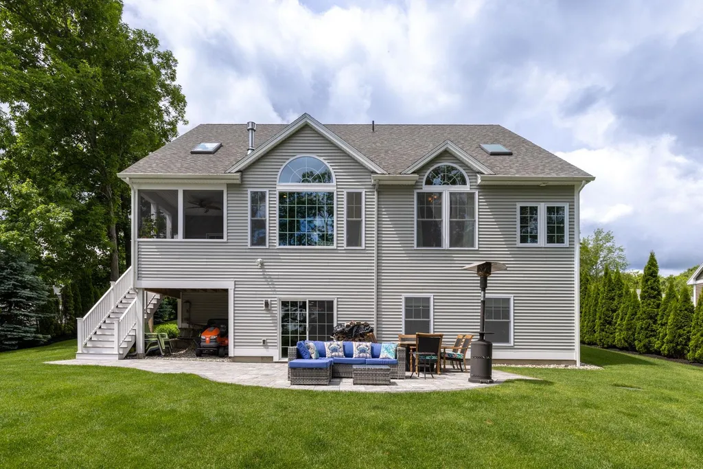 8 Van Etten Drive Greenland NH 03840