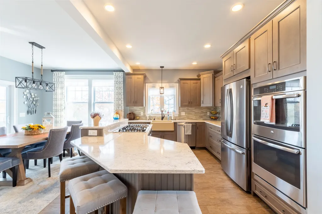 8 Van Etten Drive Greenland NH 03840