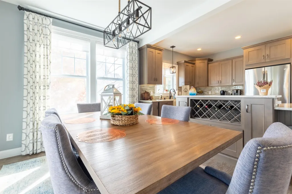 8 Van Etten Drive Greenland NH 03840