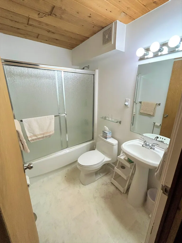 4 Deer Run Grantham NH 03753
