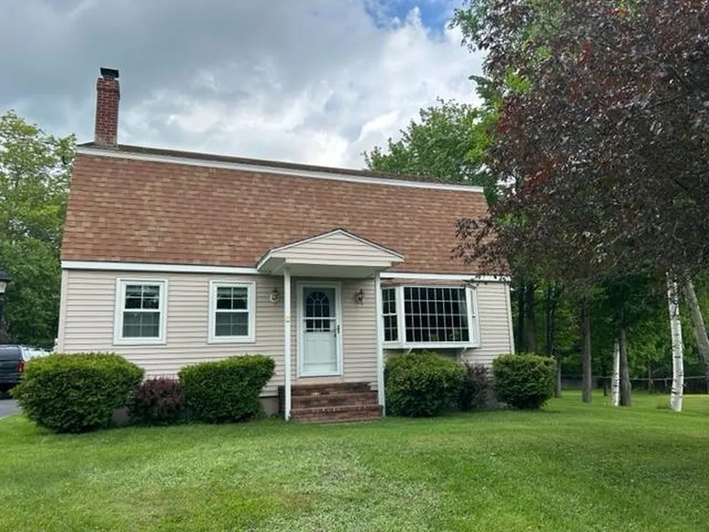 10 Candy Lane, Gorham NH Real Estate Listing MLS 4957419 Teamner