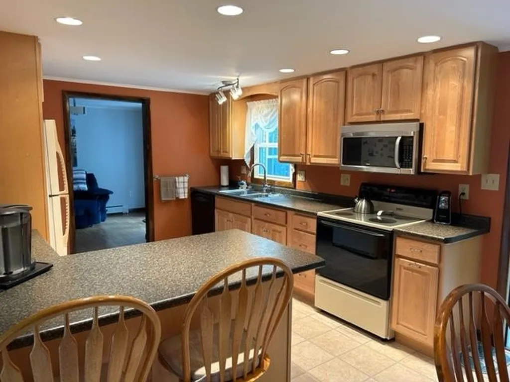 10 Candy Lane Gorham NH 03581