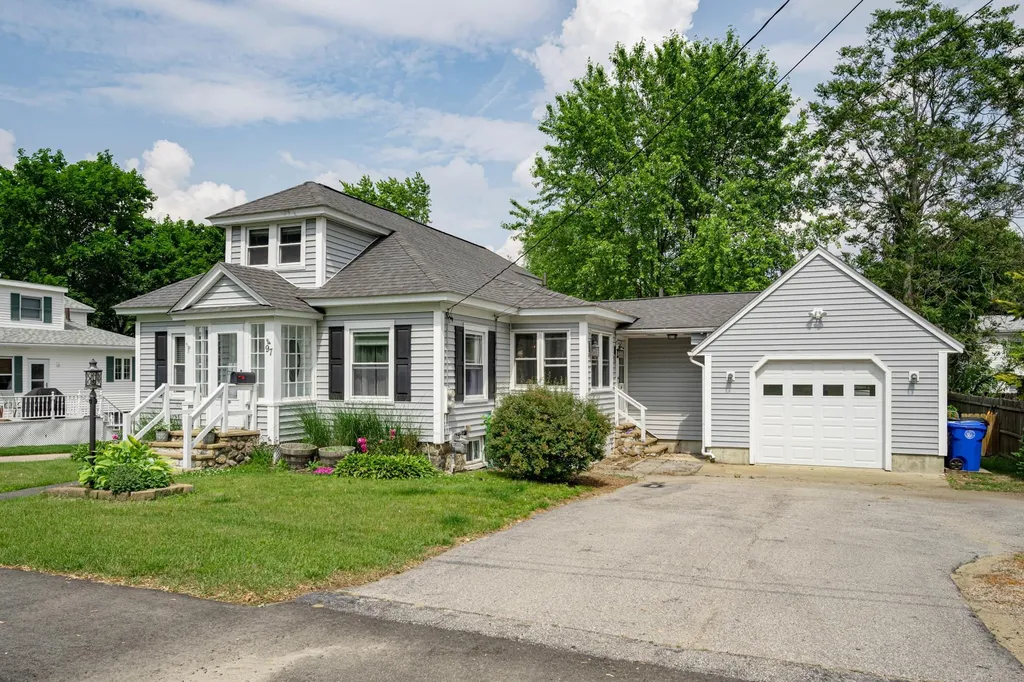 97 Sunnyside Street Manchester NH 03103
