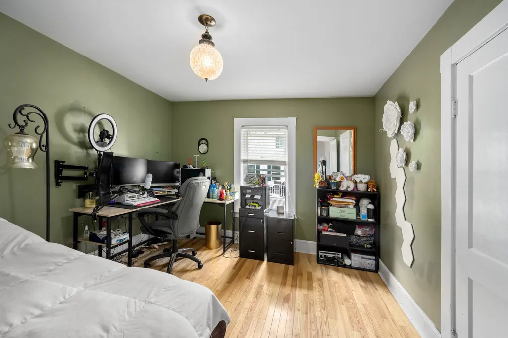 97 Sunnyside Street Manchester NH 03103