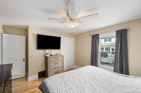 97 Sunnyside Street Manchester NH 03103