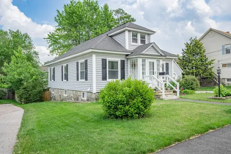97 Sunnyside Street Manchester NH 03103