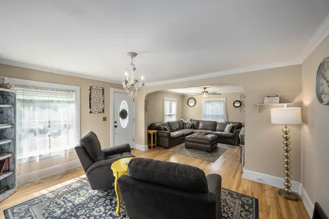 97 Sunnyside Street Manchester NH 03103