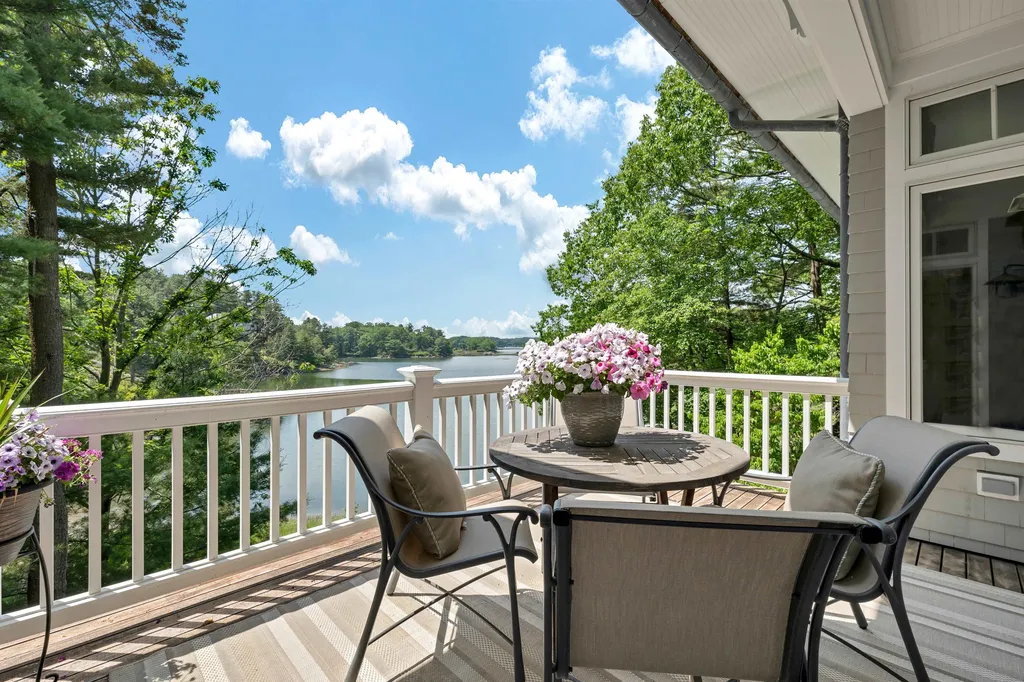 27 Locke Road New Castle NH 03854