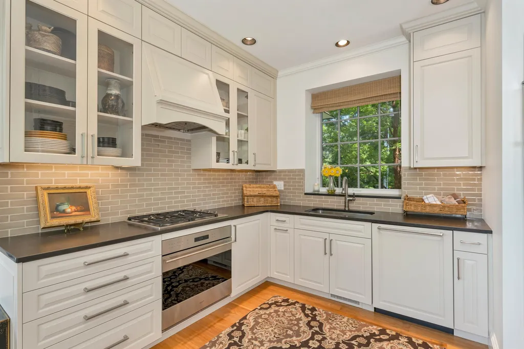 27 Locke Road New Castle NH 03854