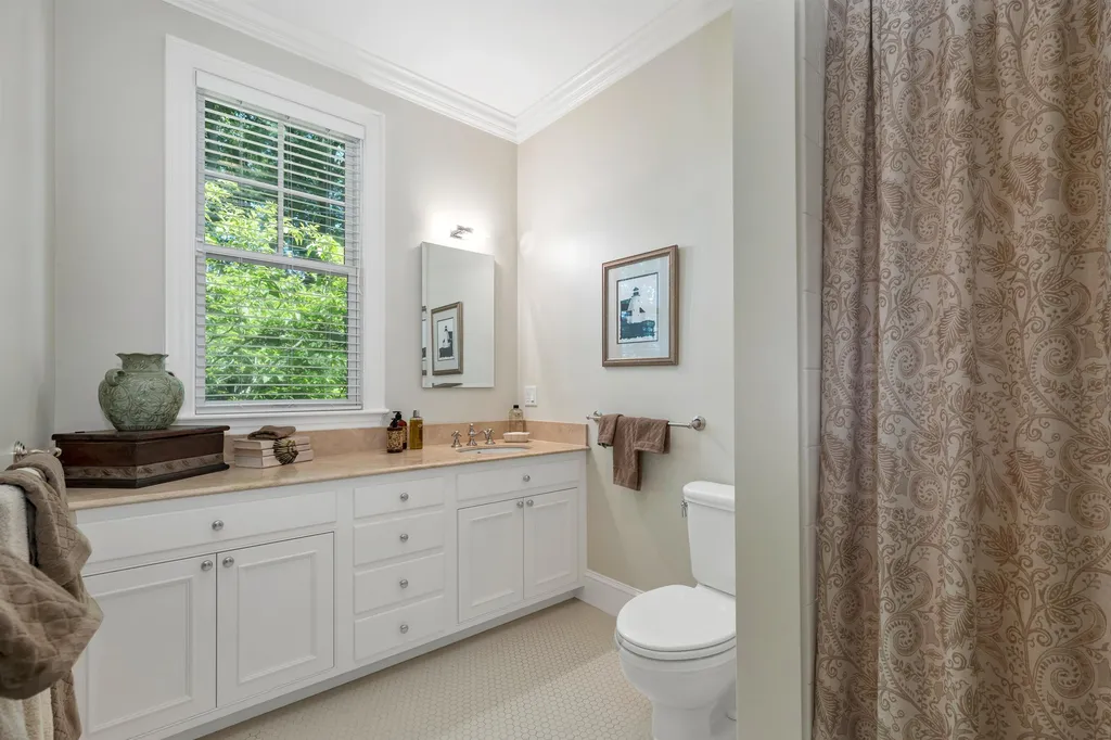 27 Locke Road New Castle NH 03854