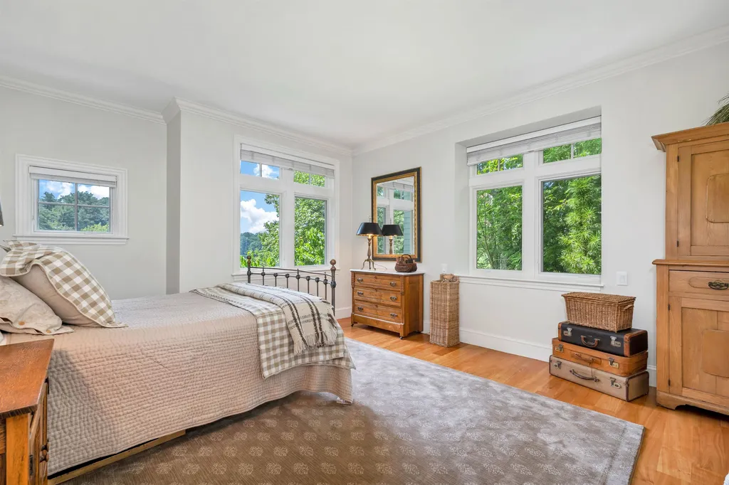27 Locke Road New Castle NH 03854