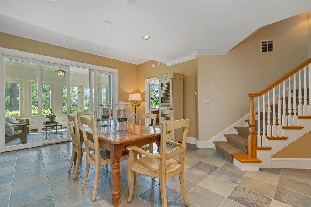 27 Locke Road New Castle NH 03854