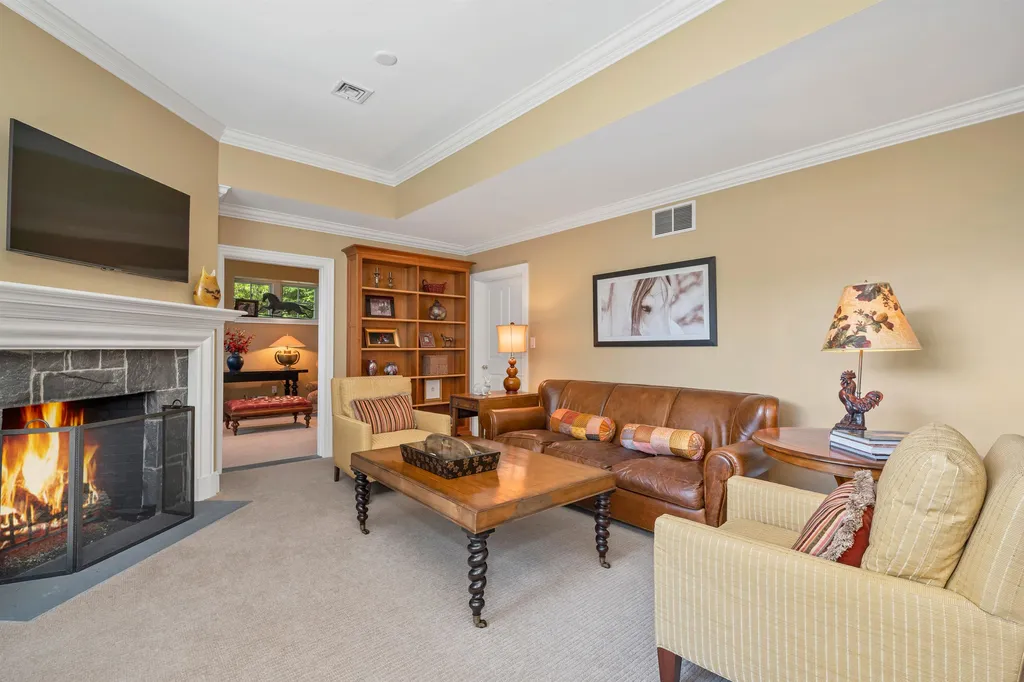 27 Locke Road New Castle NH 03854