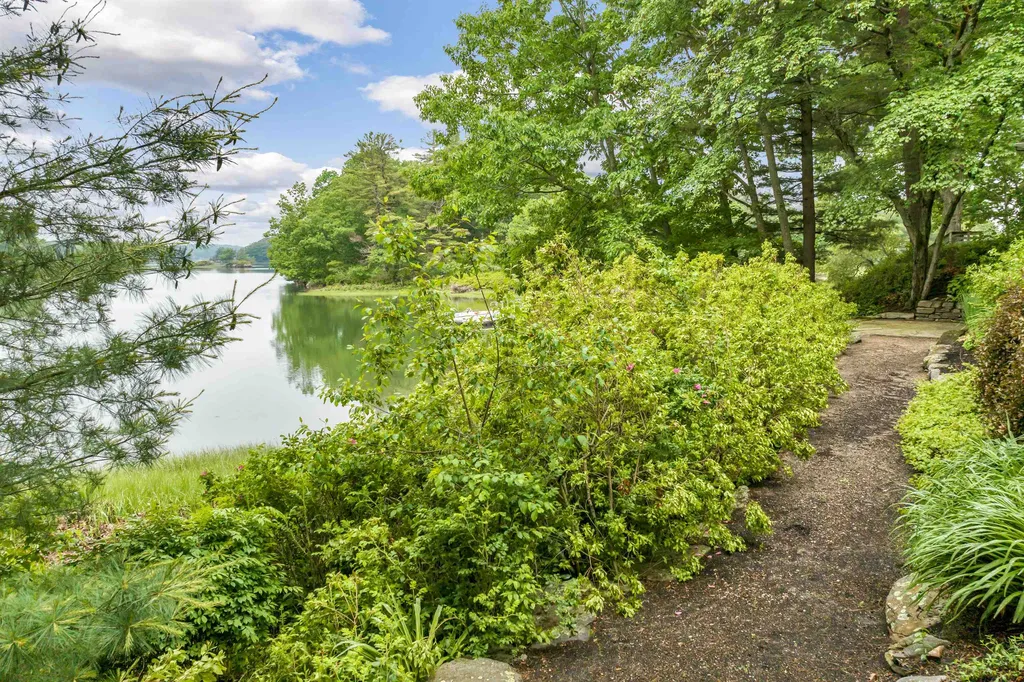 27 Locke Road New Castle NH 03854
