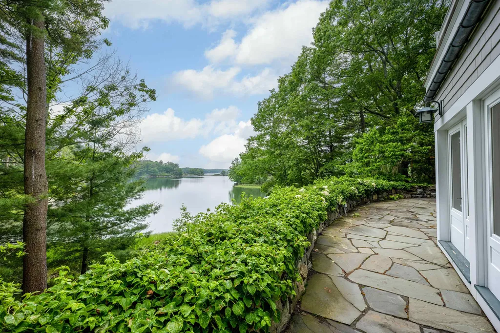27 Locke Road New Castle NH 03854