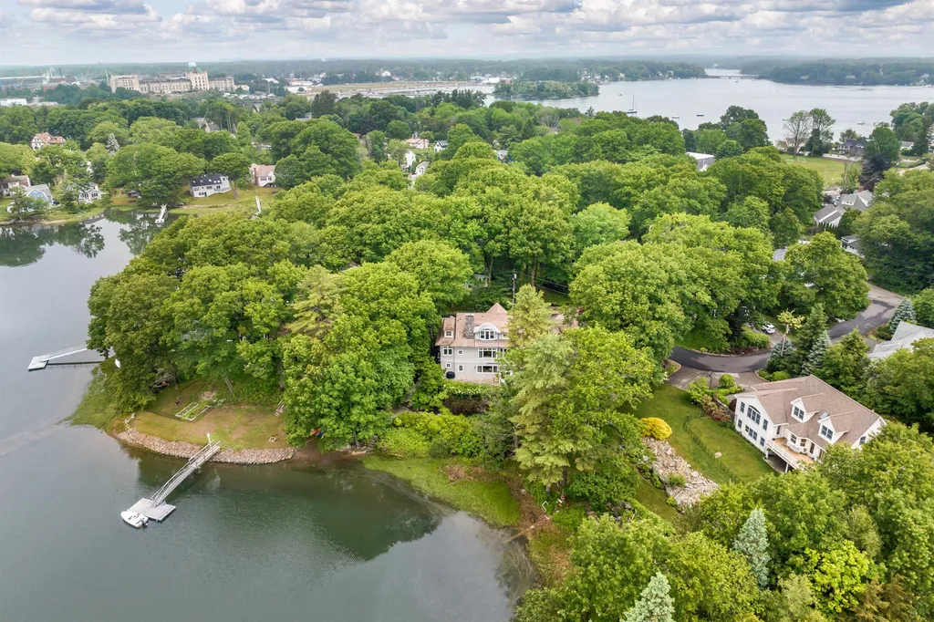 27 Locke Road New Castle NH 03854