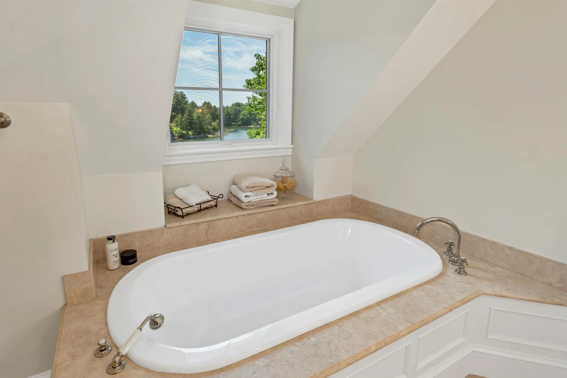 27 Locke Road New Castle NH 03854