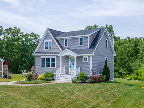 36 Calla Road Londonderry NH 03053