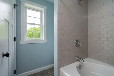 36 Calla Road Londonderry NH 03053