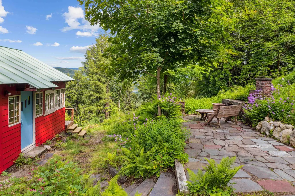 1167 Oxbow Road Royalton VT 05068