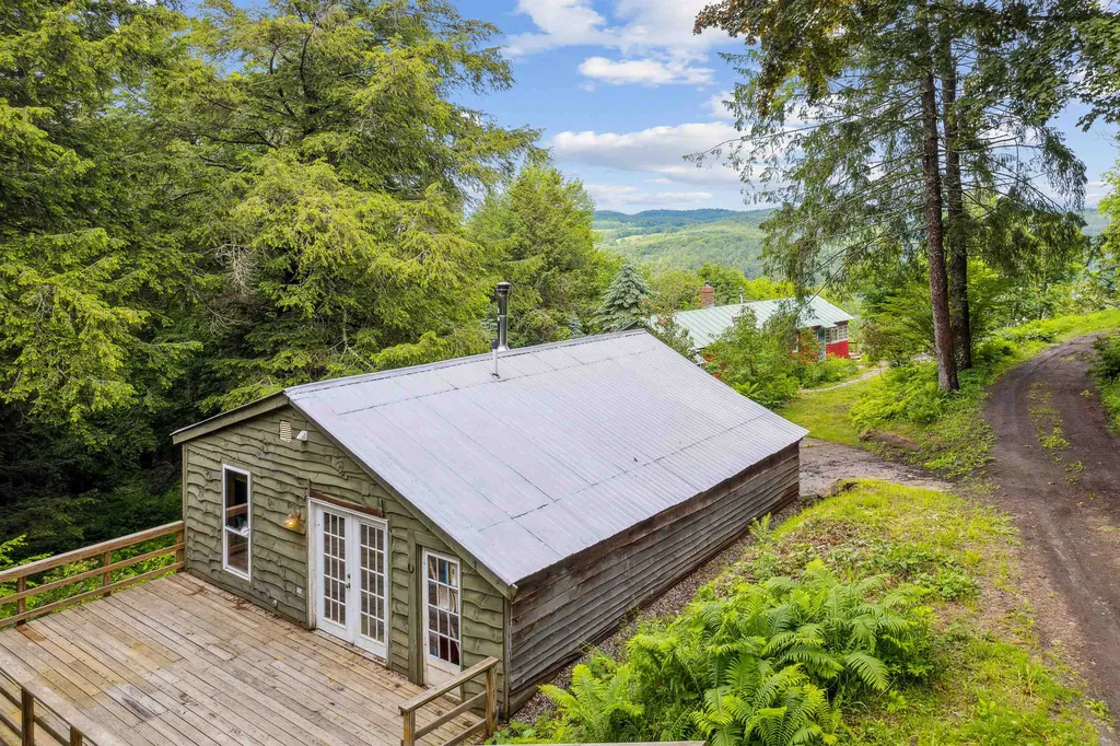 1167 Oxbow Road Royalton VT 05068