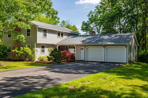 15 Muldoon Drive Hudson NH 03051