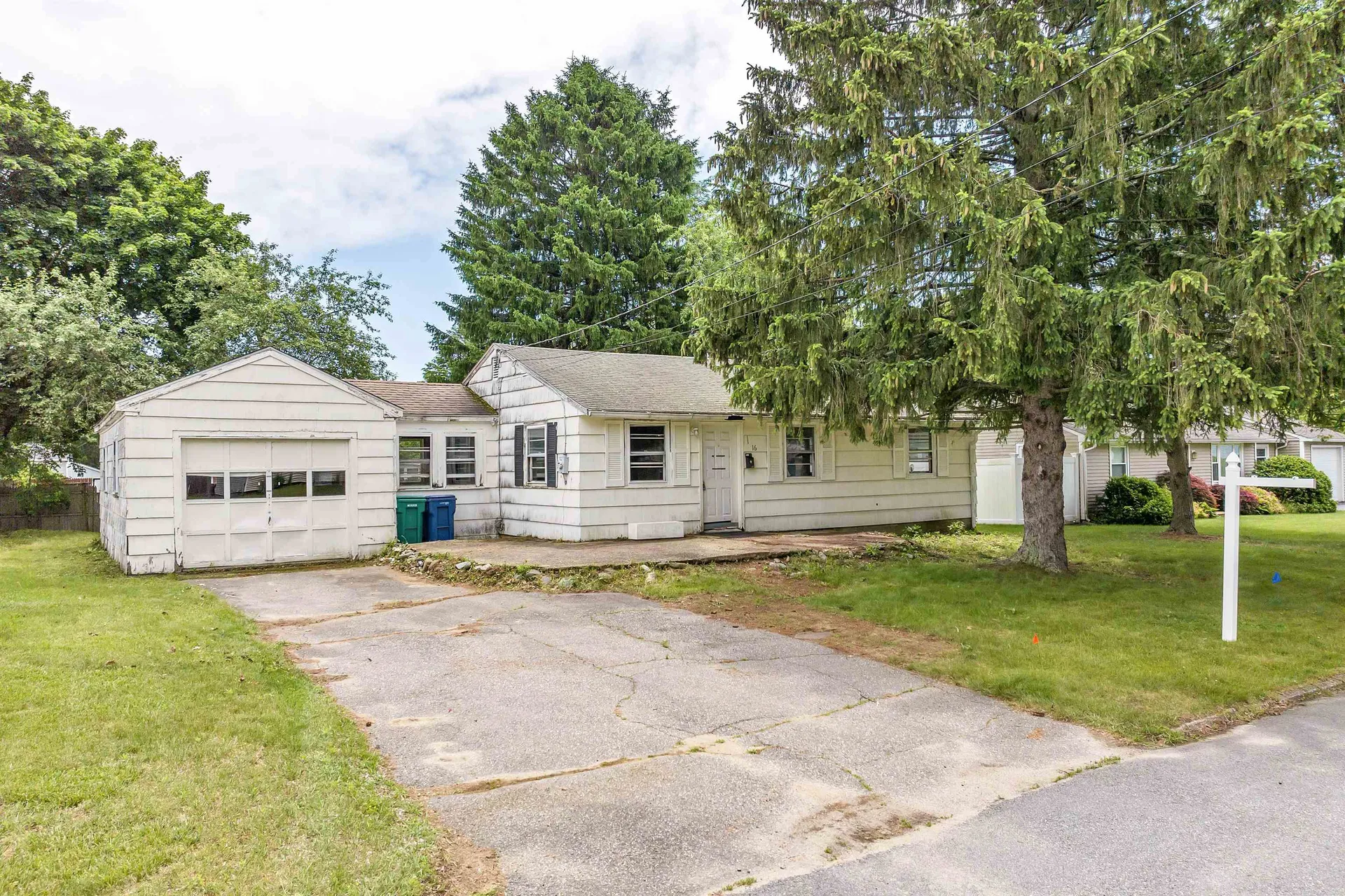16 Holly Lane Hampton NH 03842