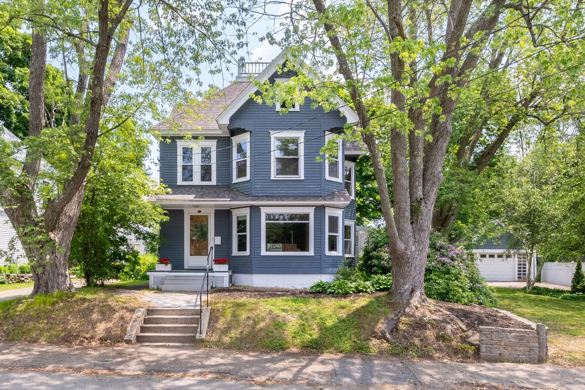 16 Fenton Avenue Laconia NH 03246