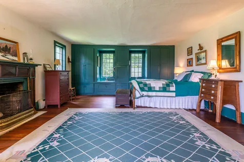 2347 Hapgood Pond Road Peru VT 05152