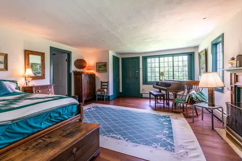 2347 Hapgood Pond Road Peru VT 05152