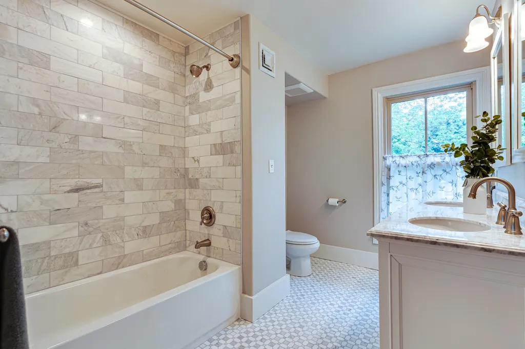 456 Lincoln Avenue Portsmouth NH 03801