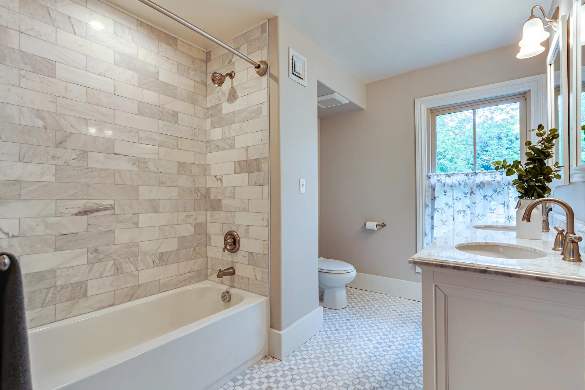 456 Lincoln Avenue Portsmouth NH 03801