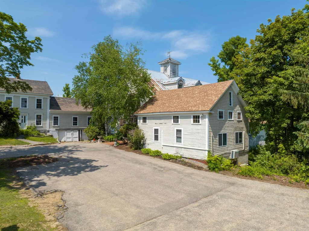 1921 Parade Road Laconia NH 03246