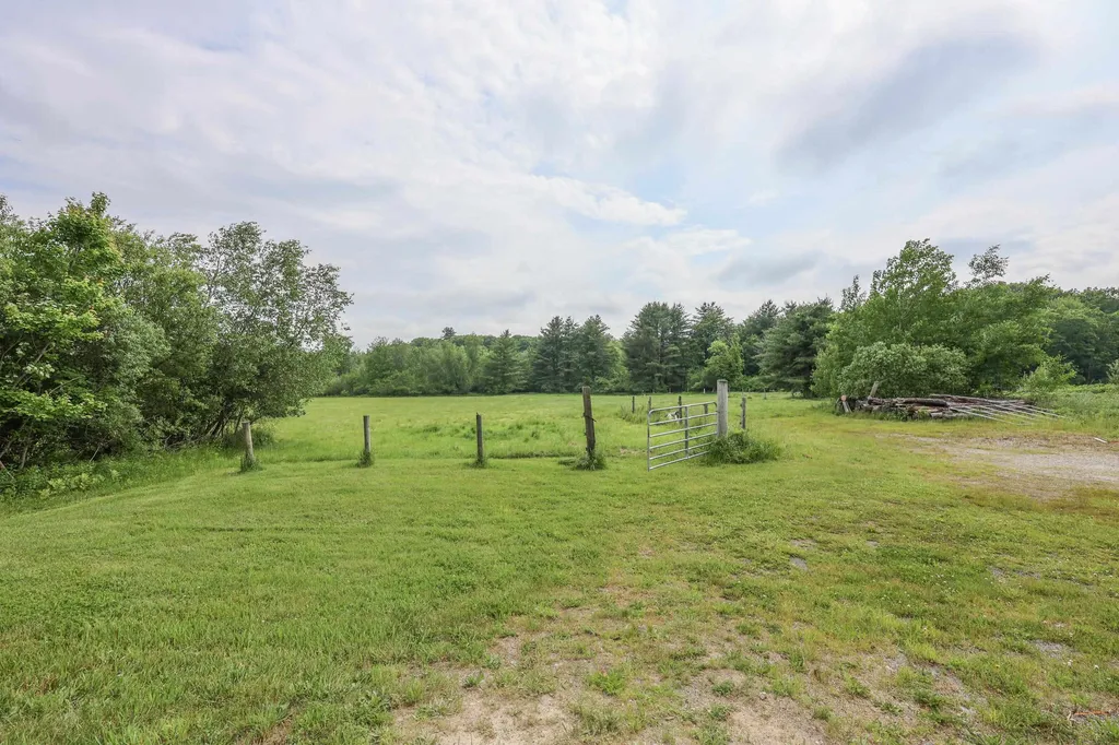 5 Hillcrest Drive Stratham NH 03885