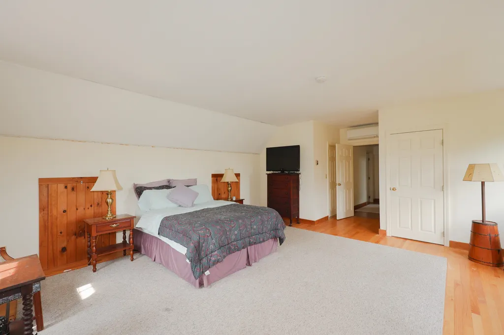 5 Hillcrest Drive Stratham NH 03885
