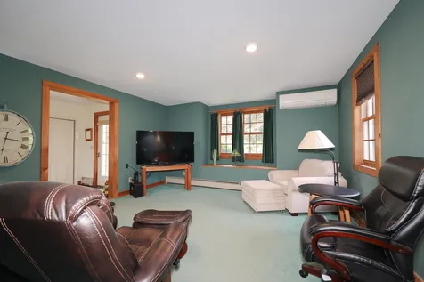5 Hillcrest Drive Stratham NH 03885