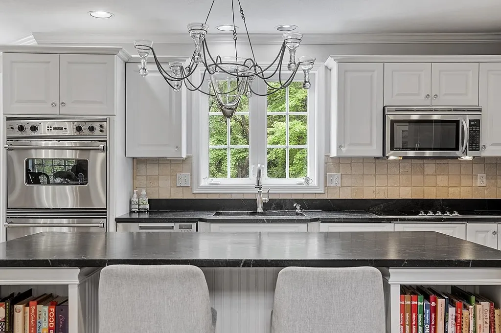 5 Fieldstone Lane Hampton Falls NH 03844
