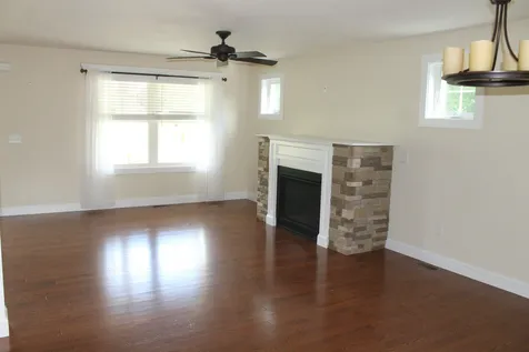 5 Twitchells Way Sandown NH 03873