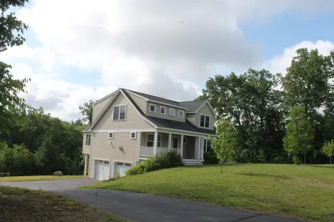 5 Twitchells Way Sandown NH 03873