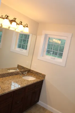 5 Twitchells Way Sandown NH 03873